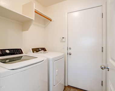 9928 W Chipman Road - Photo Thumbnail 13