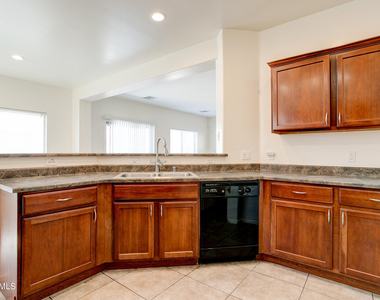 9928 W Chipman Road - Photo Thumbnail 14