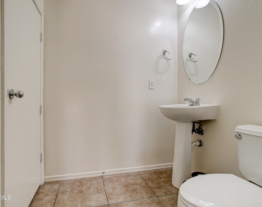 9928 W Chipman Road - Photo Thumbnail 8
