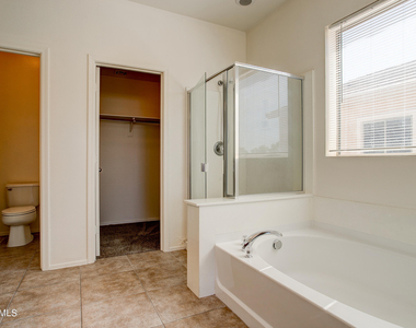 9928 W Chipman Road - Photo Thumbnail 26