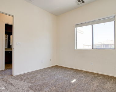 9928 W Chipman Road - Photo Thumbnail 21