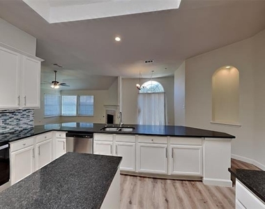 4307 Trailridge Drive - Photo Thumbnail 4