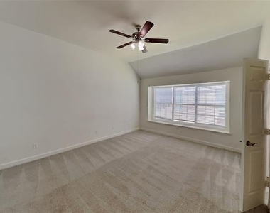 4307 Trailridge Drive - Photo Thumbnail 9