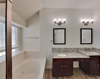 4307 Trailridge Drive - Photo Thumbnail 12
