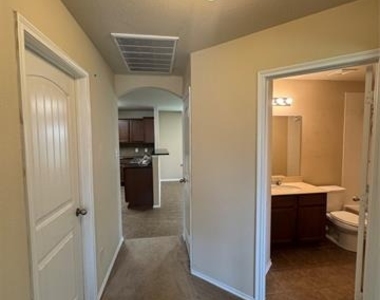 327 Elam Drive - Photo Thumbnail 9