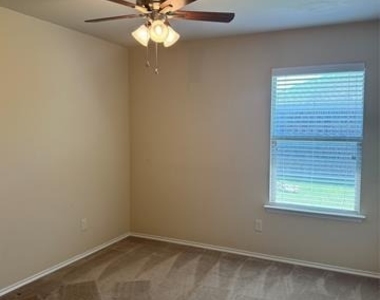 327 Elam Drive - Photo Thumbnail 8