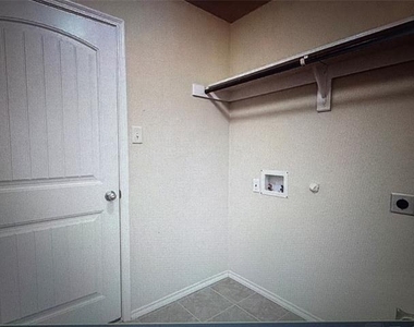 327 Elam Drive - Photo Thumbnail 19