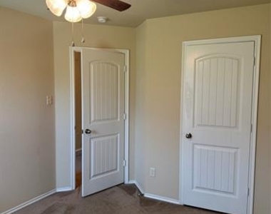 327 Elam Drive - Photo Thumbnail 15
