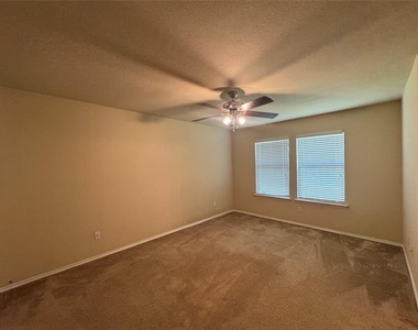 327 Elam Drive - Photo Thumbnail 11