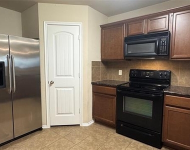 327 Elam Drive - Photo Thumbnail 3