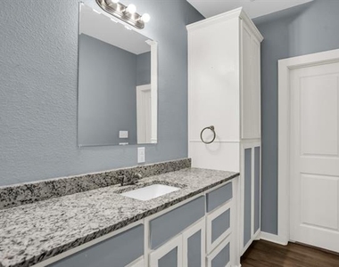 440 Pecan Hollow - Photo Thumbnail 14