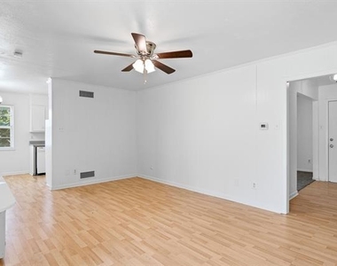 3500 Nashville Avenue - Photo Thumbnail 11