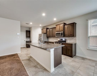 9112 Stormcrow Drive - Photo Thumbnail 6