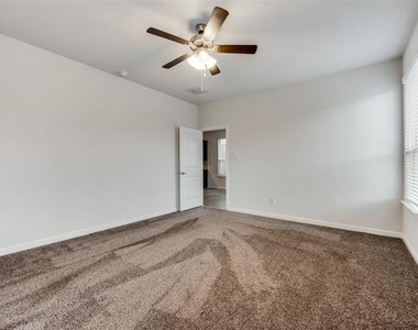 9112 Stormcrow Drive - Photo Thumbnail 14