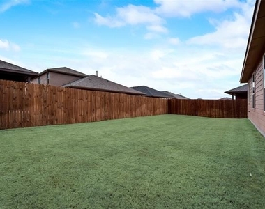 9112 Stormcrow Drive - Photo Thumbnail 18