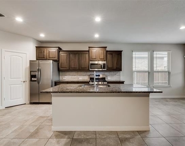 9112 Stormcrow Drive - Photo Thumbnail 5