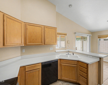 8151 W Tonto Lane - Photo Thumbnail 15