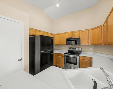 8151 W Tonto Lane - Photo Thumbnail 14