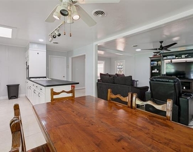 905 Ridgewood Terrace - Photo Thumbnail 12