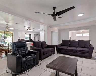 905 Ridgewood Terrace - Photo Thumbnail 6