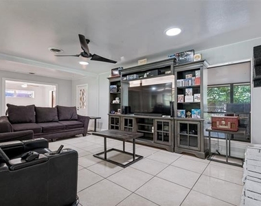 905 Ridgewood Terrace - Photo Thumbnail 5