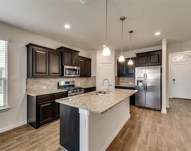 415 Helm Lane - Photo Thumbnail 8