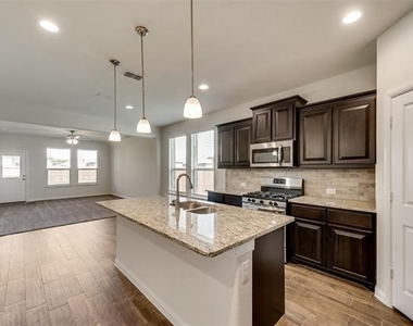 415 Helm Lane - Photo Thumbnail 6