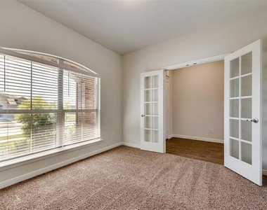 415 Helm Lane - Photo Thumbnail 10
