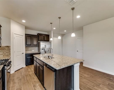 415 Helm Lane - Photo Thumbnail 7