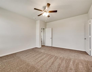 415 Helm Lane - Photo Thumbnail 11