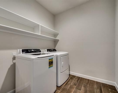 415 Helm Lane - Photo Thumbnail 16
