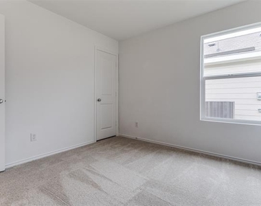 119 Sunflower Street - Photo Thumbnail 6