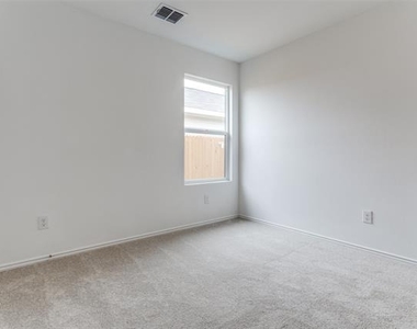 119 Sunflower Street - Photo Thumbnail 9
