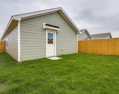 119 Sunflower Street - Photo Thumbnail 17