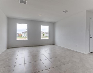 119 Sunflower Street - Photo Thumbnail 3