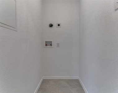 119 Sunflower Street - Photo Thumbnail 13