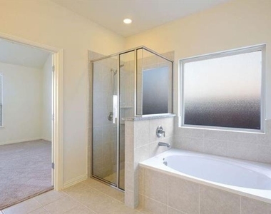 4001 Eaton Park Drive - Photo Thumbnail 18