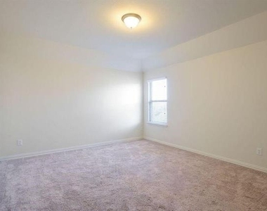 4001 Eaton Park Drive - Photo Thumbnail 12