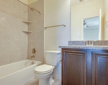4001 Eaton Park Drive - Photo Thumbnail 14