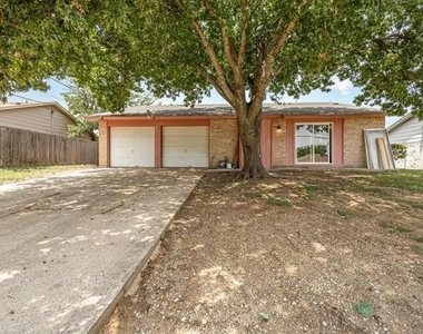 1506 Duet Drive - Photo Thumbnail 6