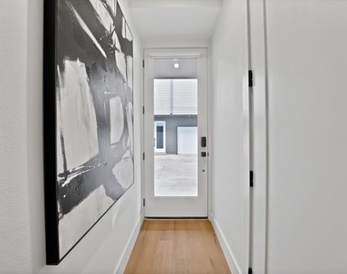 2139 Mail Avenue - Photo Thumbnail 2