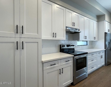 3215 E Flower Street - Photo Thumbnail 31