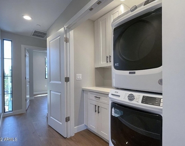 3215 E Flower Street - Photo Thumbnail 41