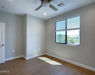 3215 E Flower Street - Photo Thumbnail 44