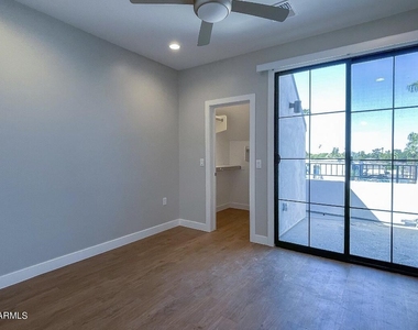3215 E Flower Street - Photo Thumbnail 52