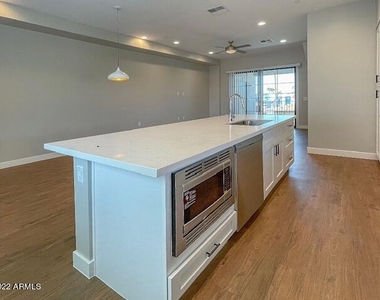 3215 E Flower Street - Photo Thumbnail 26