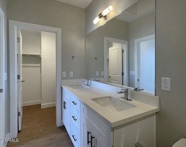 3215 E Flower Street - Photo Thumbnail 53