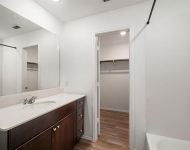 7509 Gray Wolf Lane - Photo Thumbnail 15