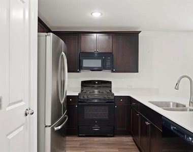 7509 Gray Wolf Lane - Photo Thumbnail 11