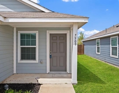 7509 Gray Wolf Lane - Photo Thumbnail 1